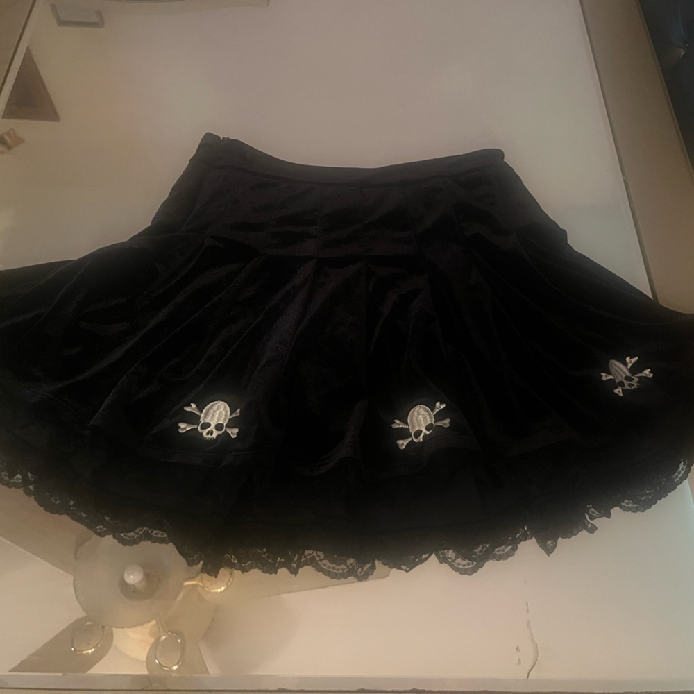 Elegant Black Velvet Skirt with Embroidery
